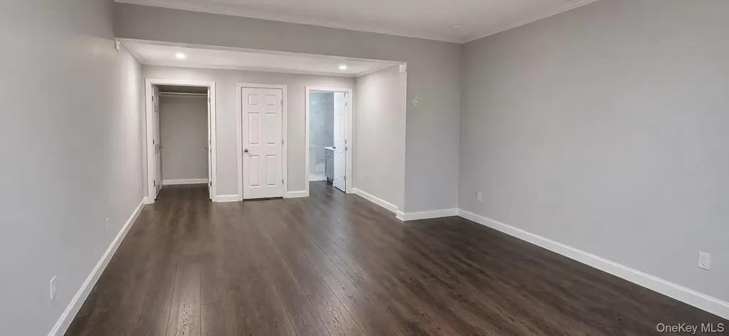 8 Harmony Lane Westbury NY 11590