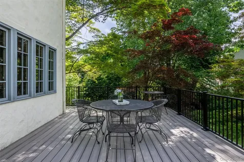550 Forest Avenue New Rochelle NY 10804