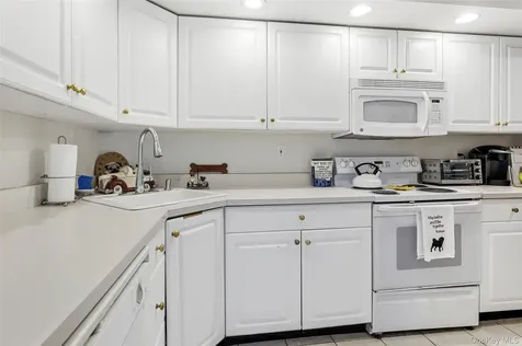 74 Lake Marie Lane Bedford Hills NY 10507