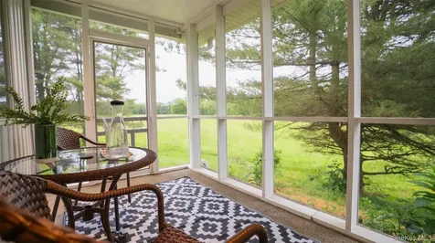 334 Lake Drive Rhinebeck NY 12572