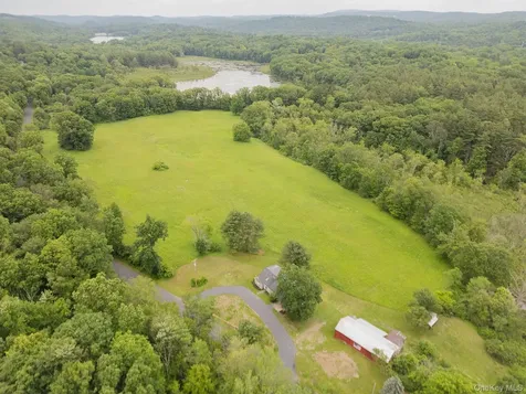 334 Lake Drive Rhinebeck NY 12572