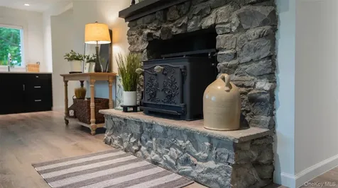 334 Lake Drive Rhinebeck NY 12572