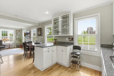 11 Greenport Parkway Hudson NY 12534