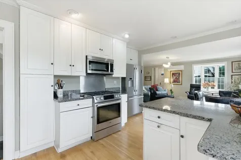11 Greenport Parkway Hudson NY 12534