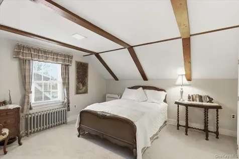 11 Greenport Parkway Hudson NY 12534