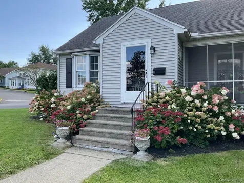 11 Greenport Parkway Hudson NY 12534