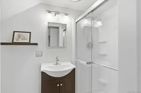 11 Greenport Parkway Hudson NY 12534