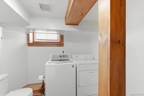 11 Greenport Parkway Hudson NY 12534