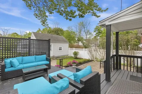 11 Greenport Parkway Hudson NY 12534