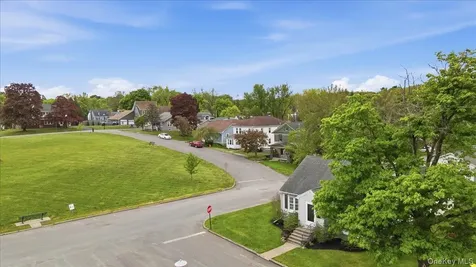11 Greenport Parkway Hudson NY 12534