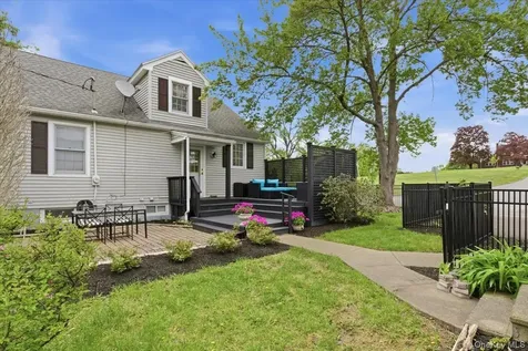 11 Greenport Parkway Hudson NY 12534