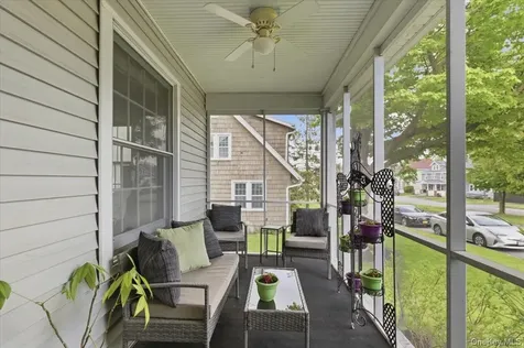11 Greenport Parkway Hudson NY 12534
