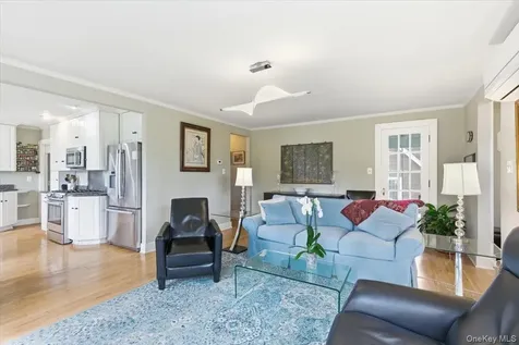 11 Greenport Parkway Hudson NY 12534