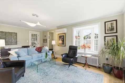 11 Greenport Parkway Hudson NY 12534