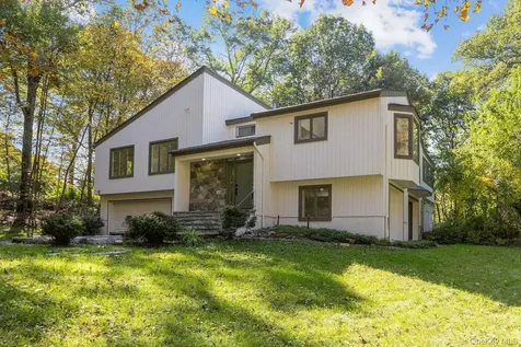 103 Old Highland Turnpike Garrison NY 10524