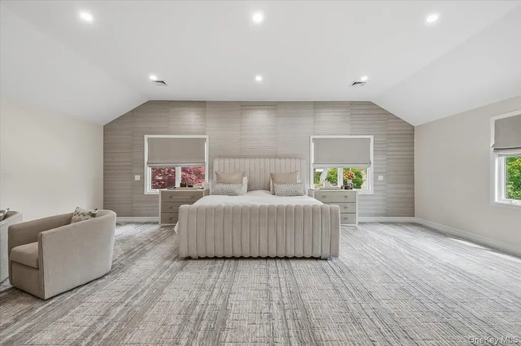 83 Joyce Lane Woodbury NY 11797
