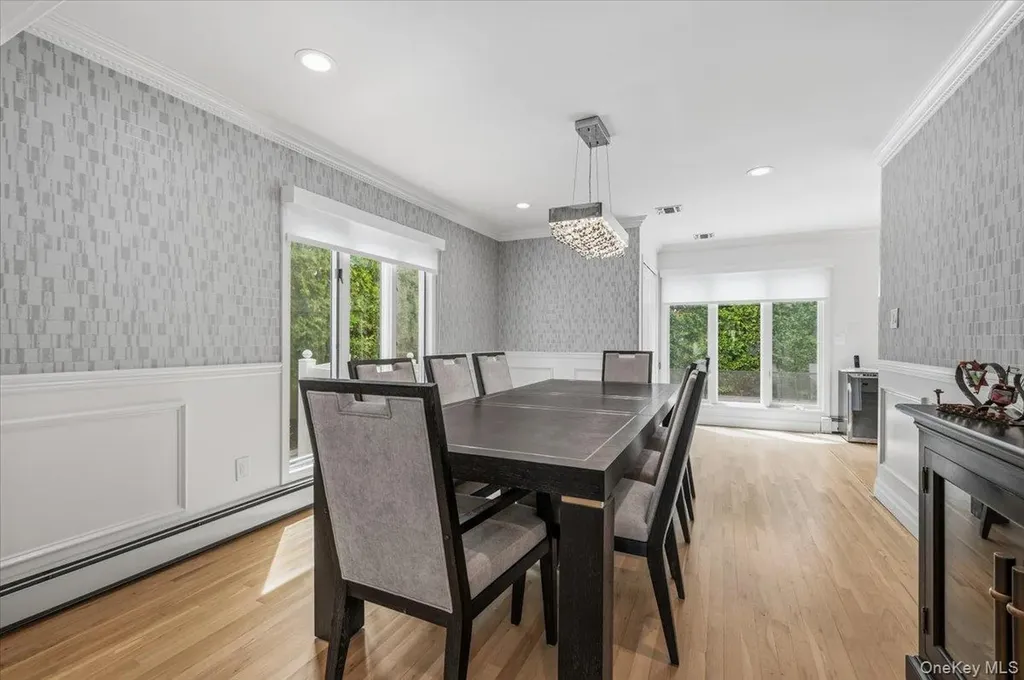 83 Joyce Lane Woodbury NY 11797