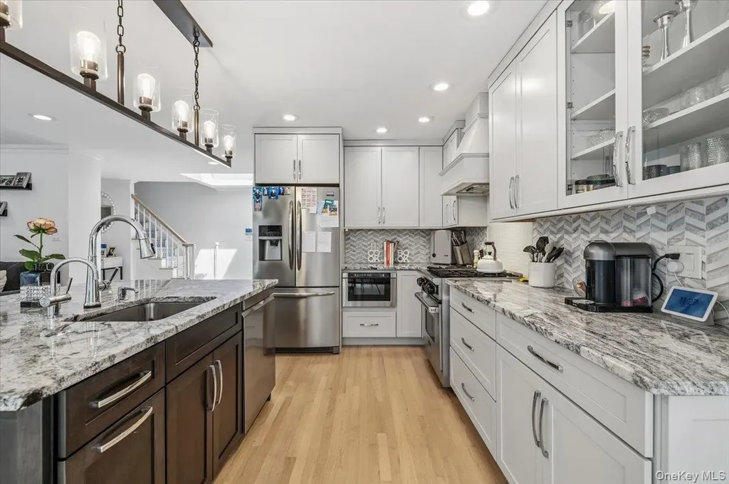 83 Joyce Lane Woodbury NY 11797
