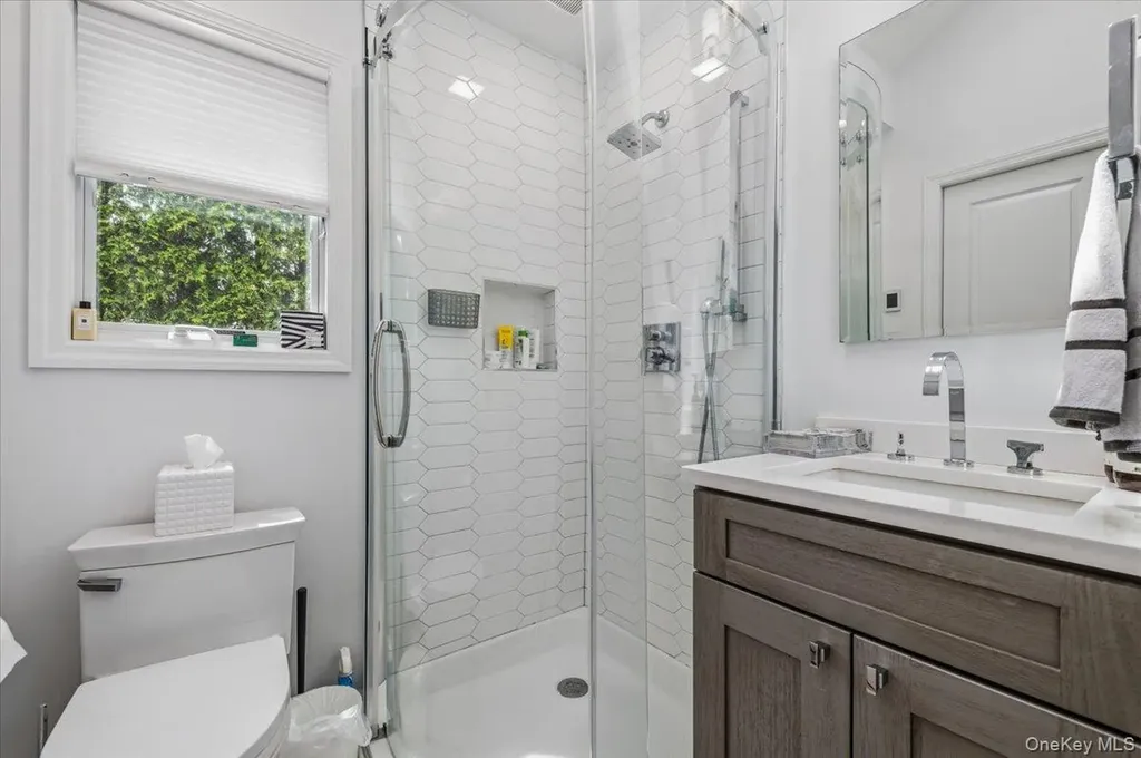 83 Joyce Lane Woodbury NY 11797