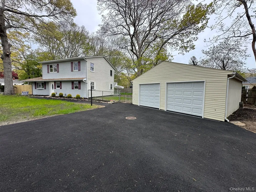 279 Beaver Drive Mastic Beach NY 11951