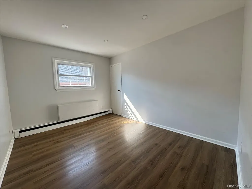 1726 Plainview Avenue Far Rockaway NY 11691