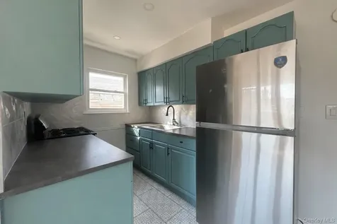 1726 Plainview Avenue Far Rockaway NY 11691