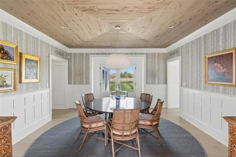 155 Duck Pond Lane Southampton NY 11968