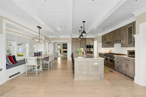 155 Duck Pond Lane Southampton NY 11968