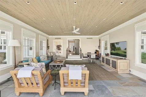 155 Duck Pond Lane Southampton NY 11968