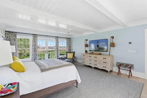 155 Duck Pond Lane Southampton NY 11968