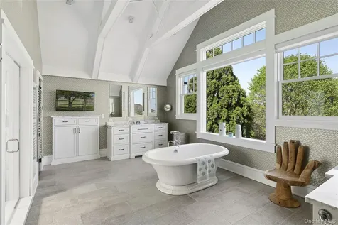 155 Duck Pond Lane Southampton NY 11968