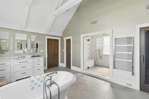155 Duck Pond Lane Southampton NY 11968