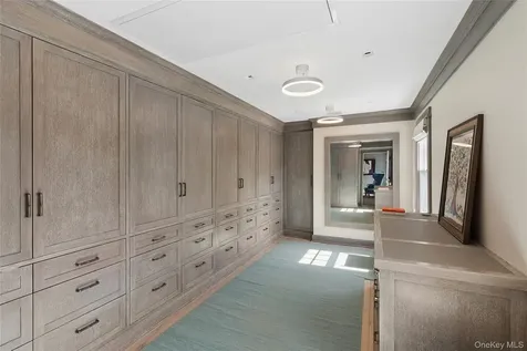 155 Duck Pond Lane Southampton NY 11968
