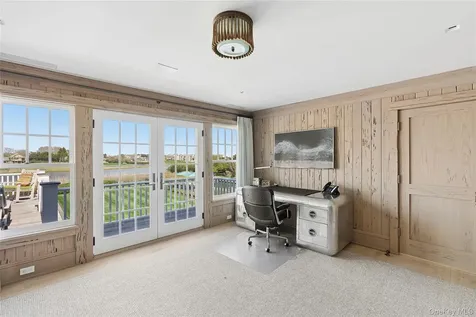 155 Duck Pond Lane Southampton NY 11968
