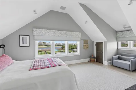 155 Duck Pond Lane Southampton NY 11968