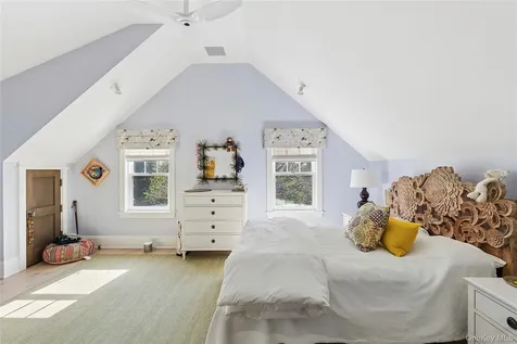155 Duck Pond Lane Southampton NY 11968