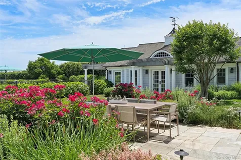 155 Duck Pond Lane Southampton NY 11968