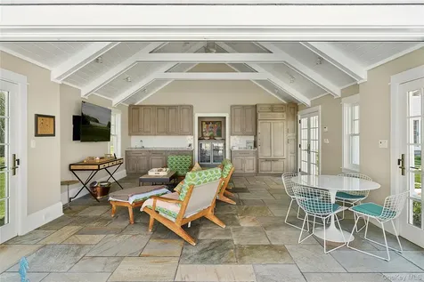 155 Duck Pond Lane Southampton NY 11968