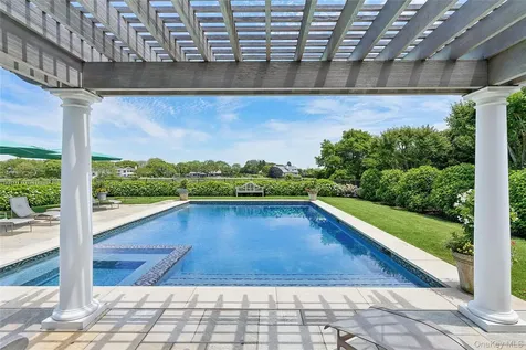 155 Duck Pond Lane Southampton NY 11968