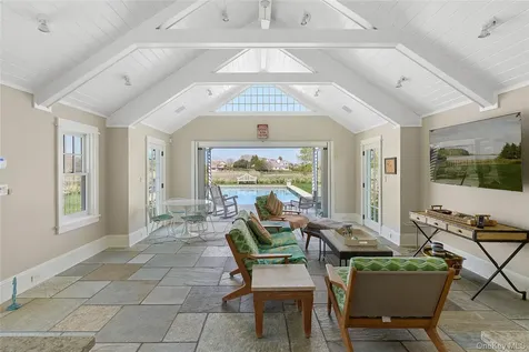 155 Duck Pond Lane Southampton NY 11968