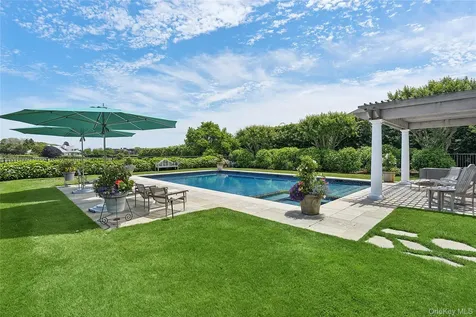 155 Duck Pond Lane Southampton NY 11968
