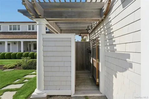 155 Duck Pond Lane Southampton NY 11968