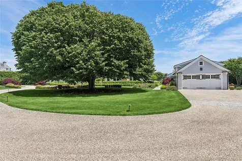 155 Duck Pond Lane Southampton NY 11968