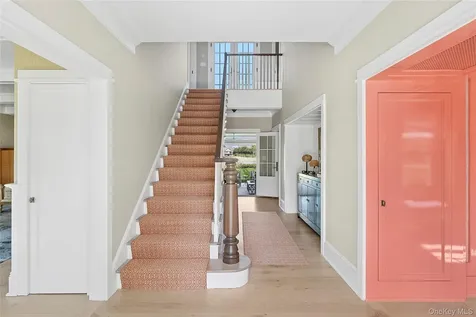 155 Duck Pond Lane Southampton NY 11968