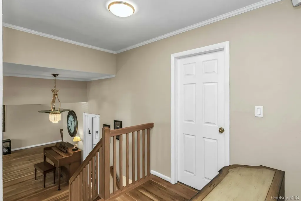 9 Avondale Road Plainview NY 11803