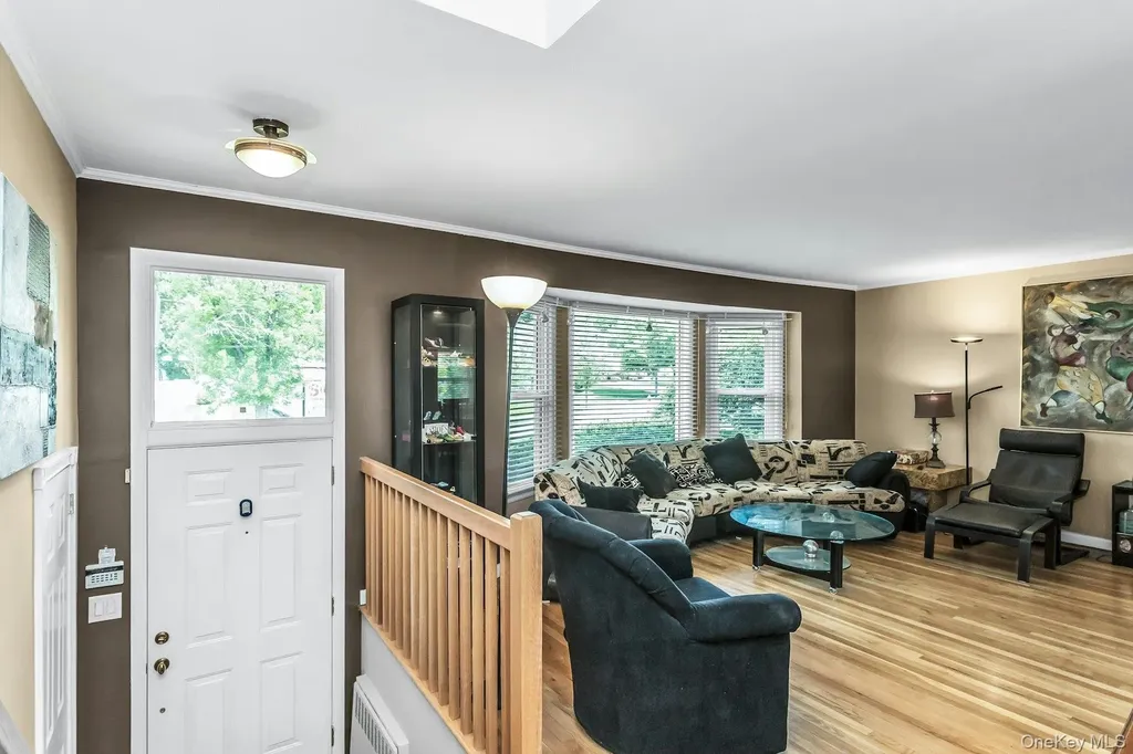 9 Avondale Road Plainview NY 11803