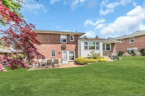 9 Avondale Road Plainview NY 11803