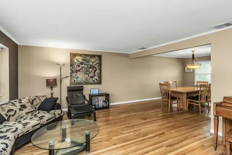 9 Avondale Road Plainview NY 11803