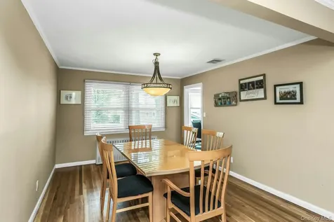 9 Avondale Road Plainview NY 11803