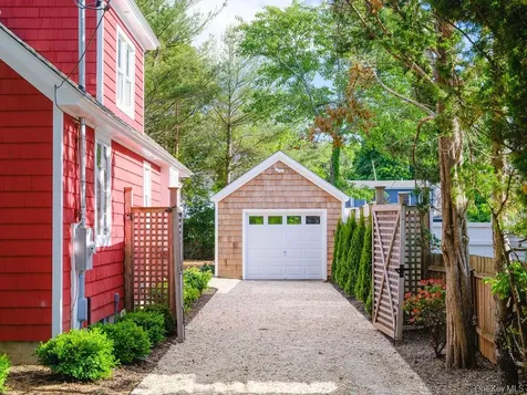 175 Aka 611 Maple Street Greenport NY 11944